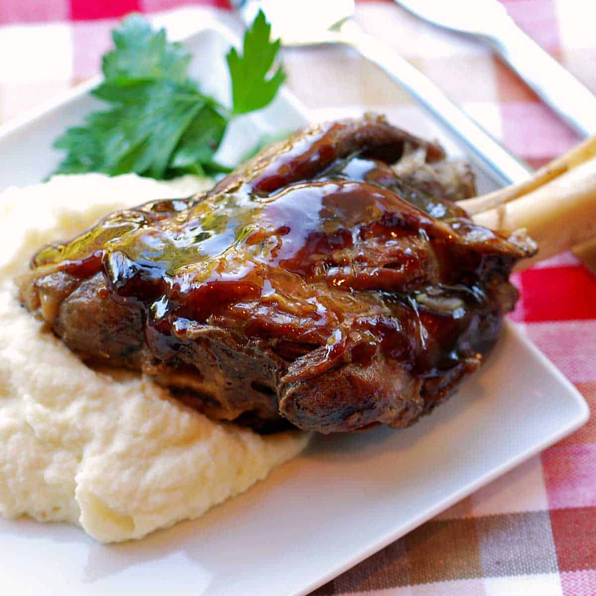 Slow Cooker Lamb Shanks