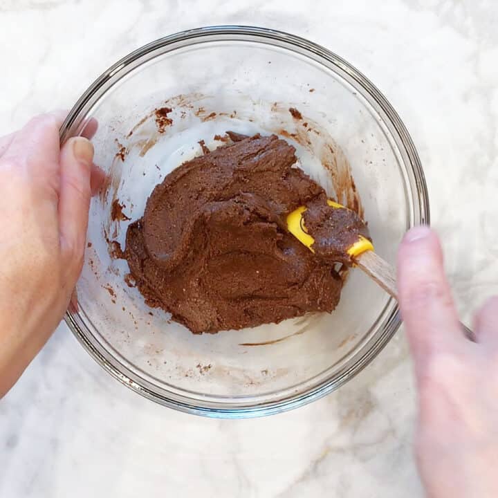 The fat bomb mixture is shown to have thick texture.