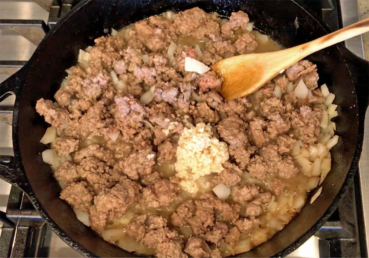 Garlic was added to the skillet.