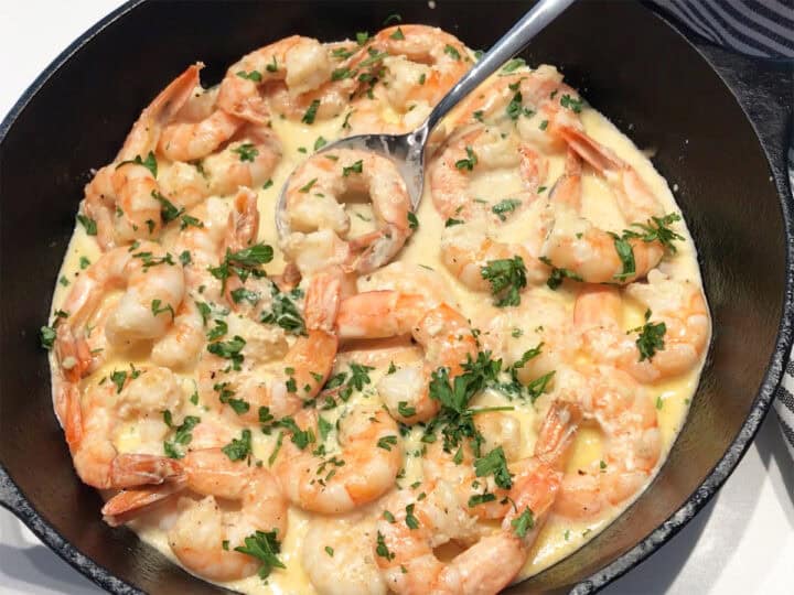 Creamy shrimp are served.