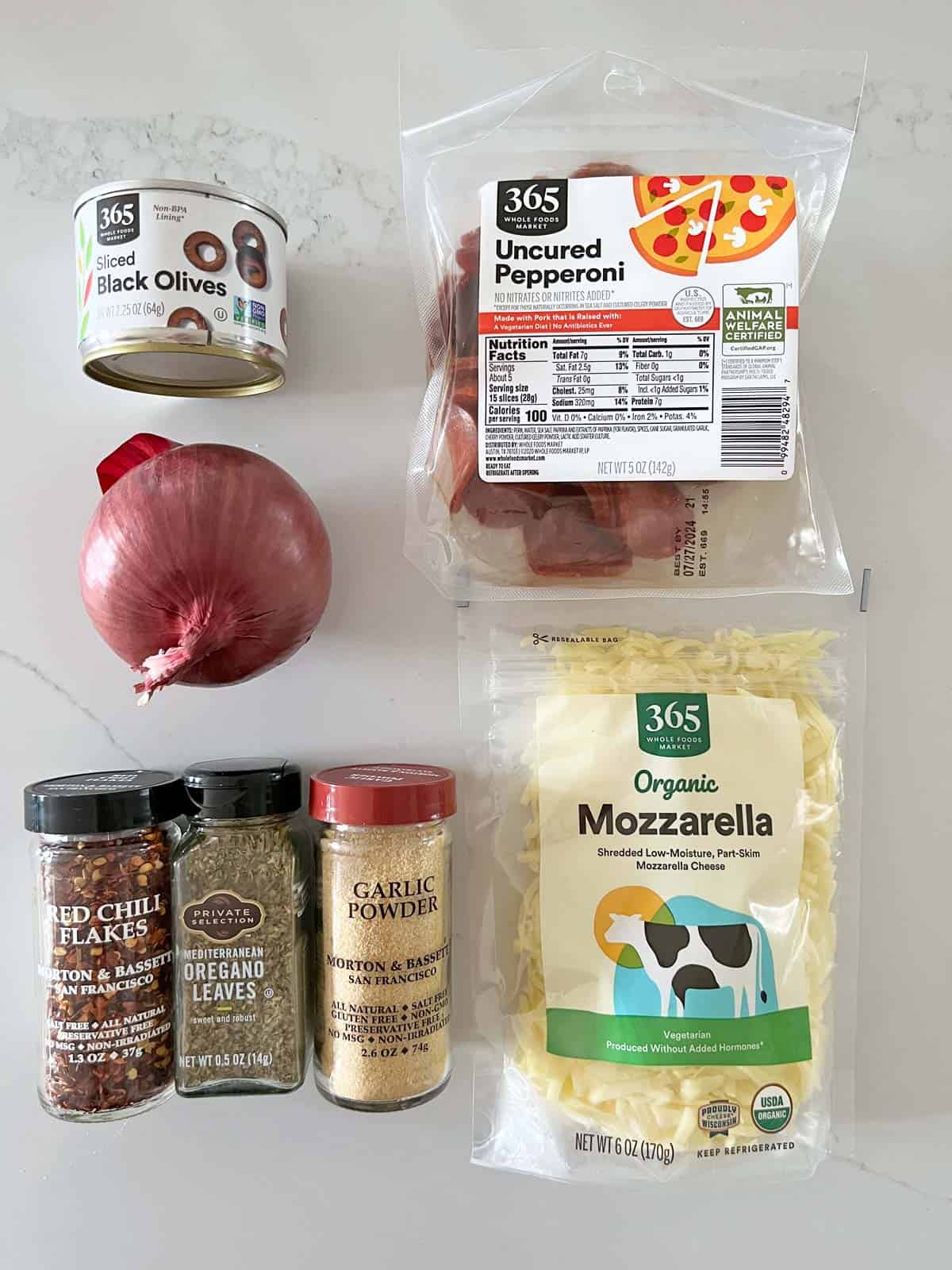 The ingredients needed to make a crustless pizza.