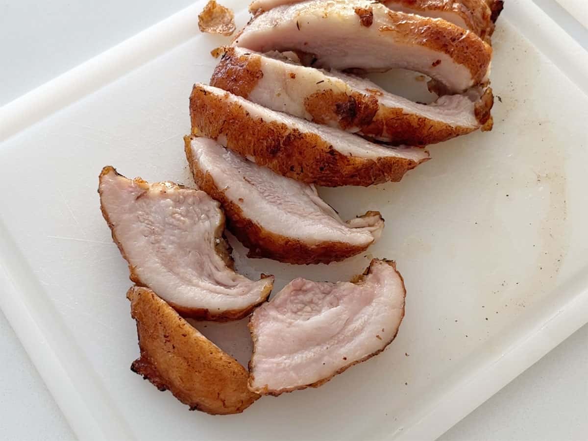 The pork jowl was sliced.