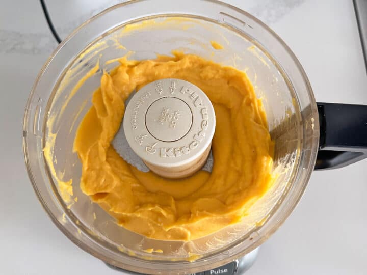 The mash is ready in the food processor.