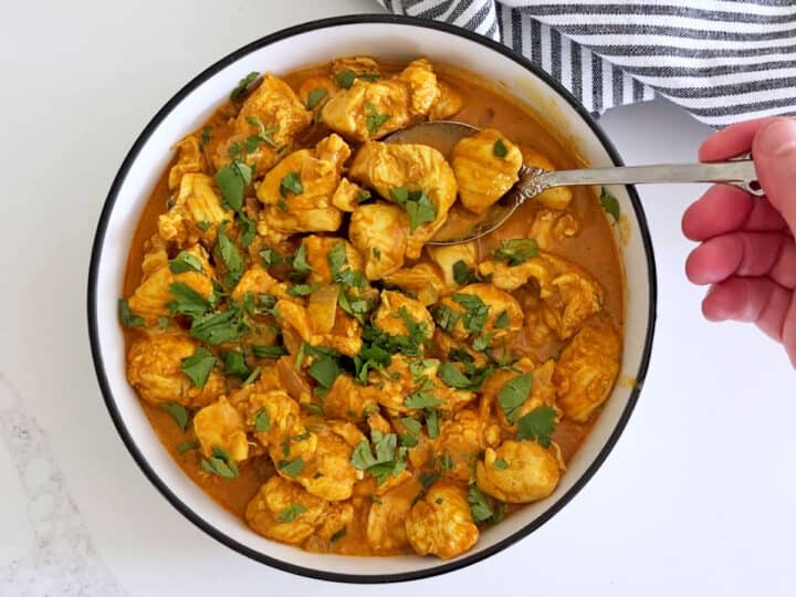 The curry is served.